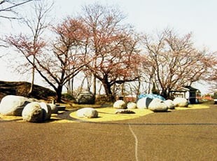福島県会津本郷町の駐車場公園